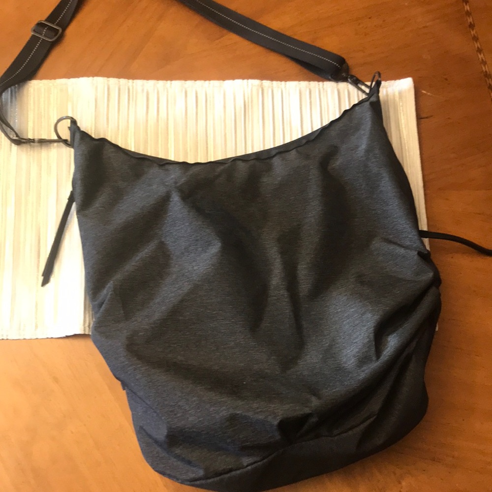 Lululemon black gym tote bag.